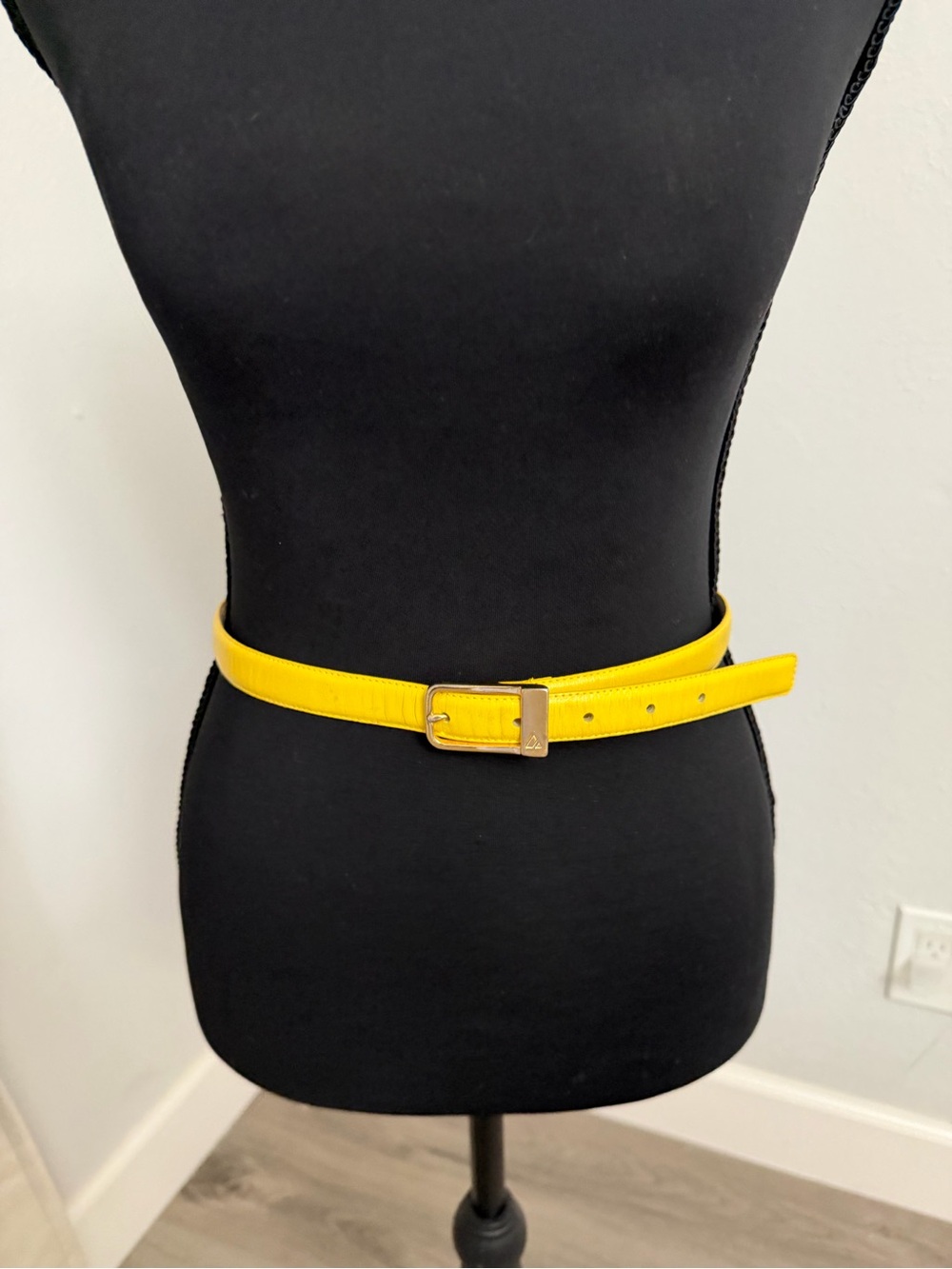 Vintage Liz Claiborne Yellow Women's Leather Belt with Gold Buckle